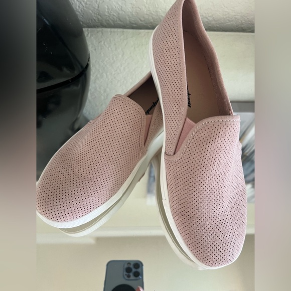 Women's Pink Slip-On Shoes - Picture 1 of 4